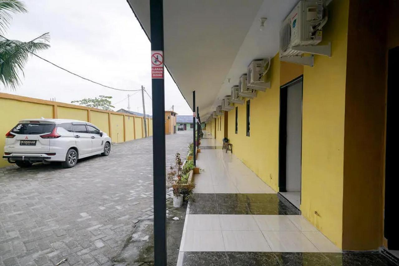 Reddoorz Near Ekowisata Mangrove Belawan Hotell Exteriör bild