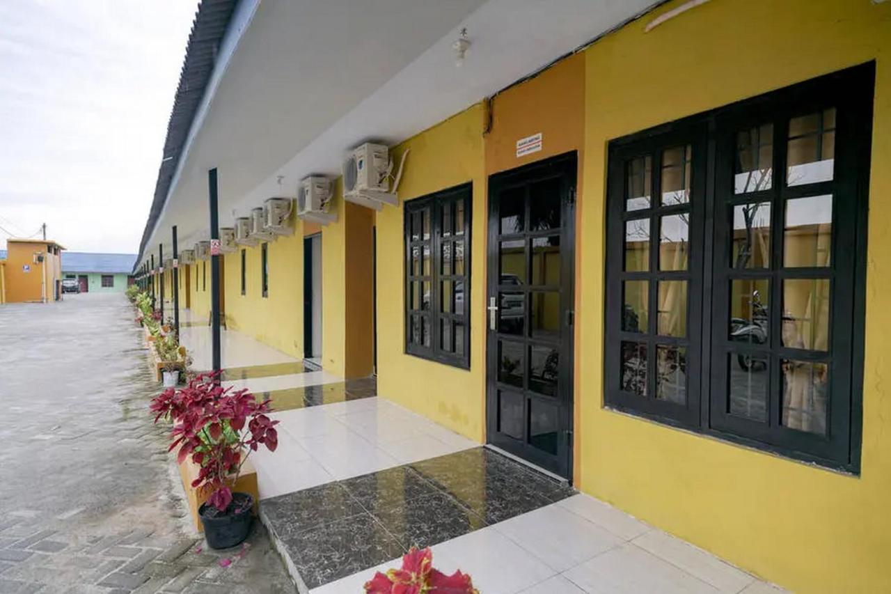 Reddoorz Near Ekowisata Mangrove Belawan Hotell Exteriör bild
